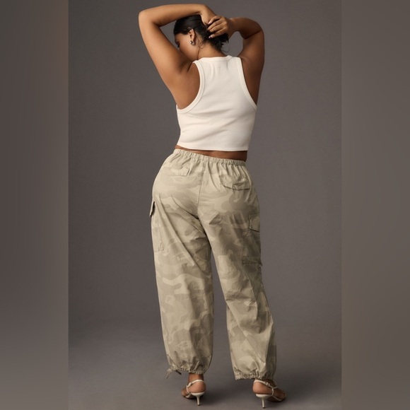 NWT! Anthropologie Pilcro Printed Camo Parachute Pants 🐾 - Picture 5 of 12